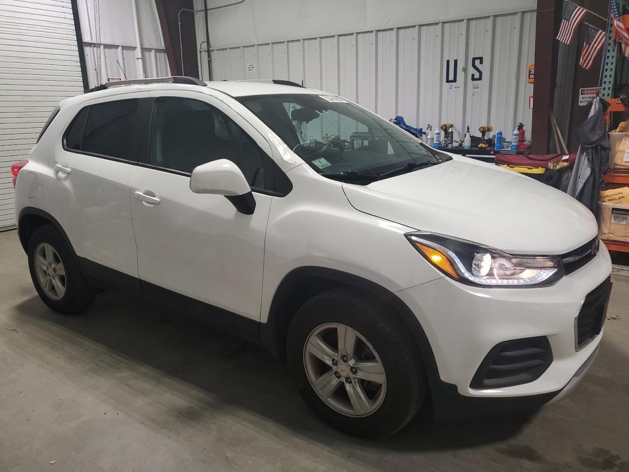 2021 CHEVROLET TRAX 1LT - Image 4