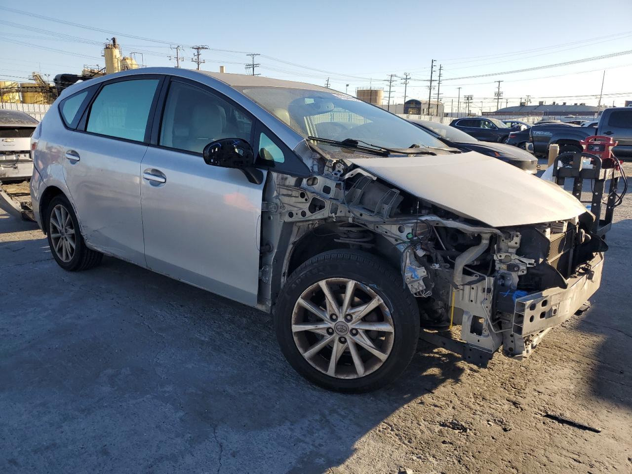 2015 TOYOTA PRIUS V - Image 4