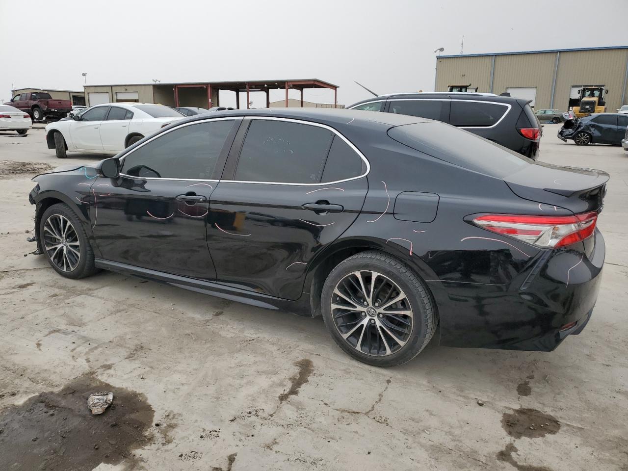 2018 TOYOTA CAMRY L - Фото 2