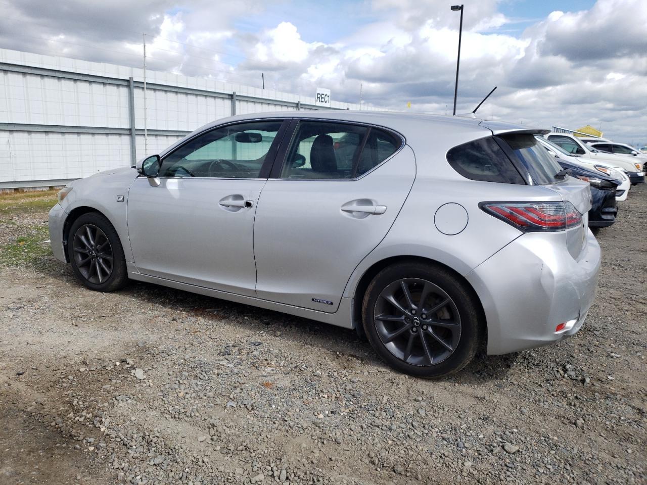 2013 LEXUS CT 200 - Image 2