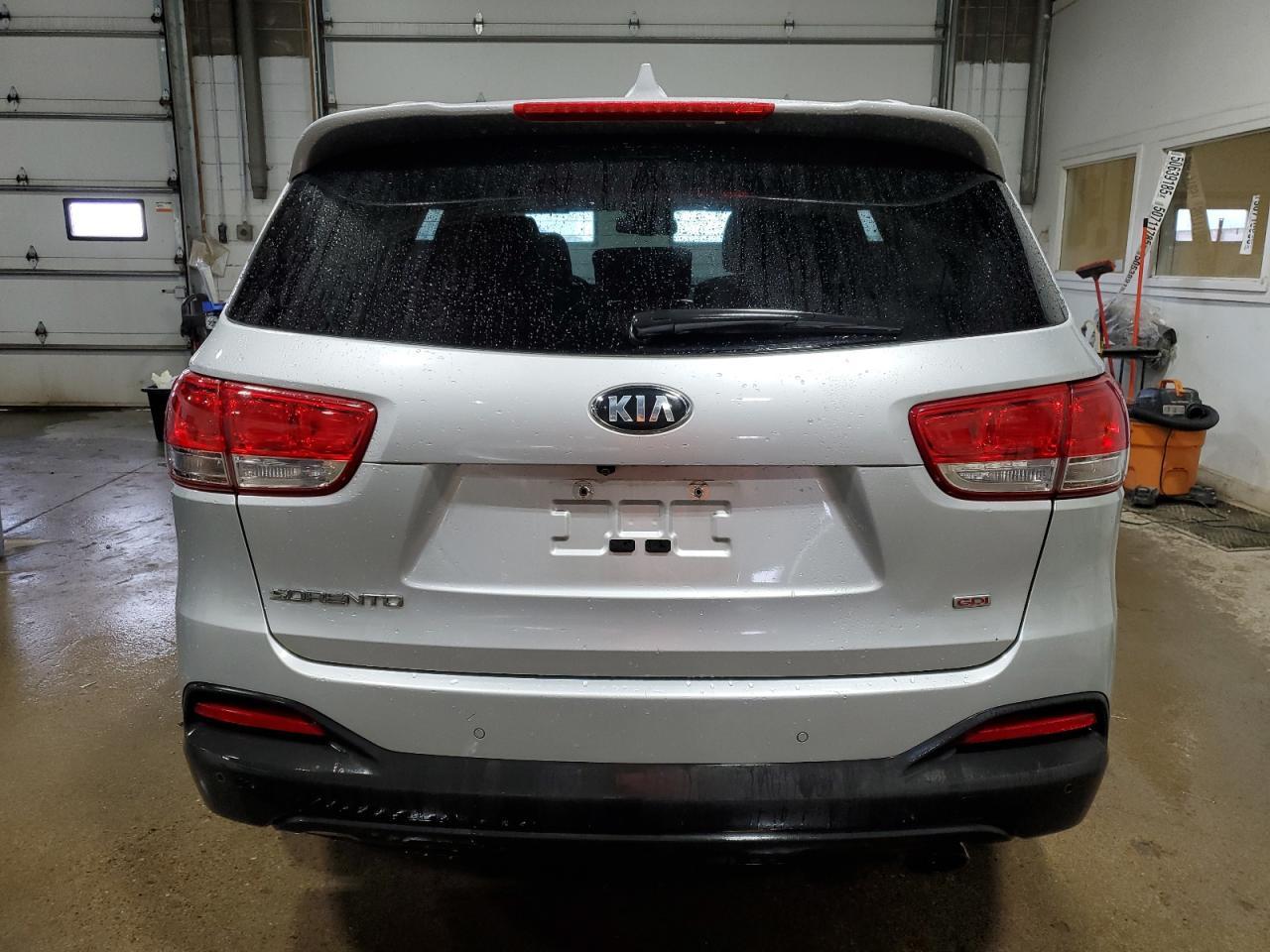 2017 KIA SORENTO LX - Фото 6