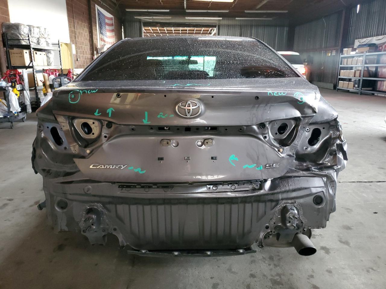 2015 TOYOTA CAMRY LE - Фото 6