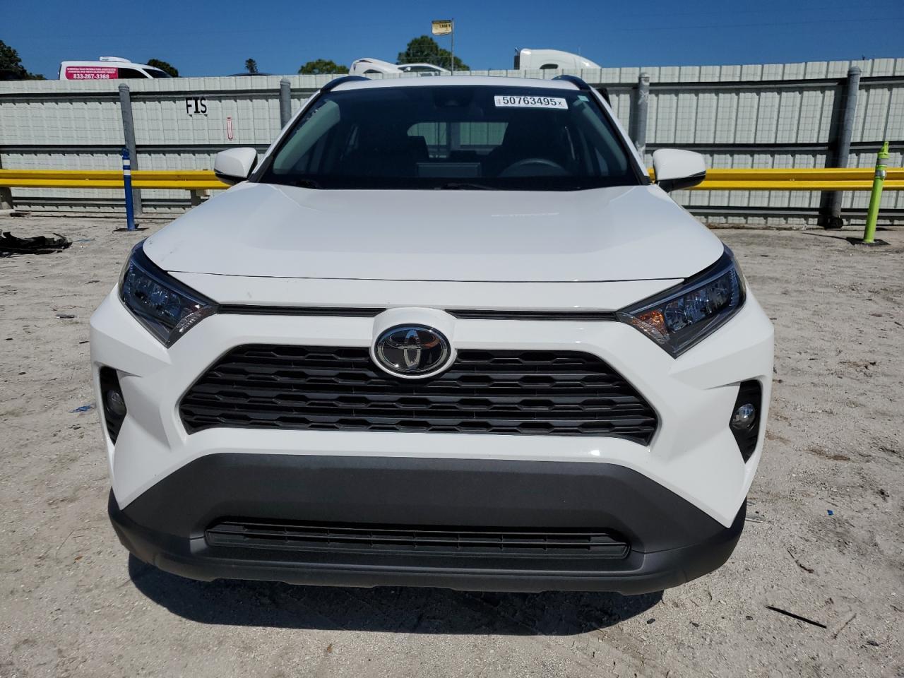 2020 TOYOTA RAV4 XLE - Фото 5