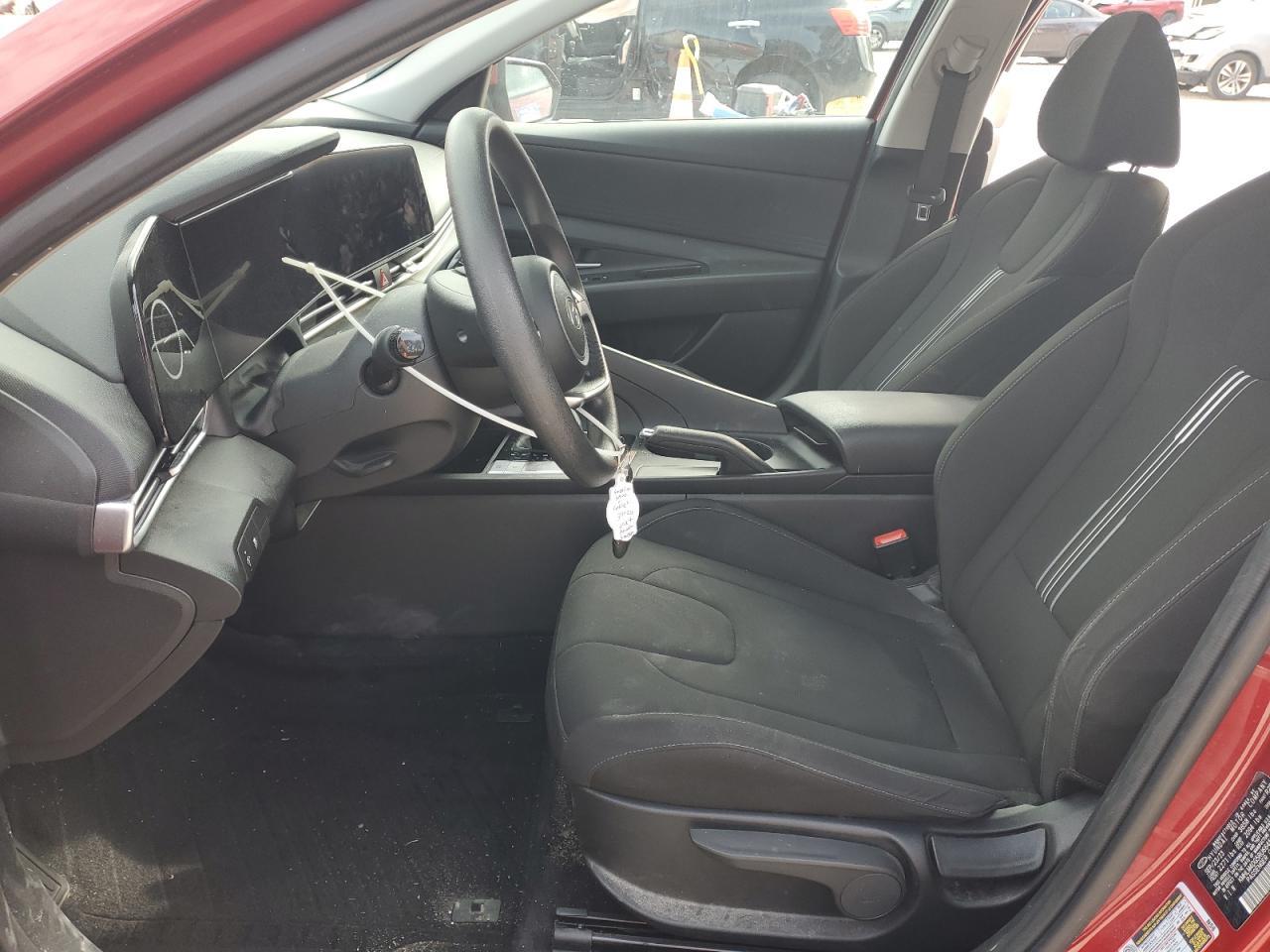 2024 HYUNDAI ELANTRA SE - Фото 7