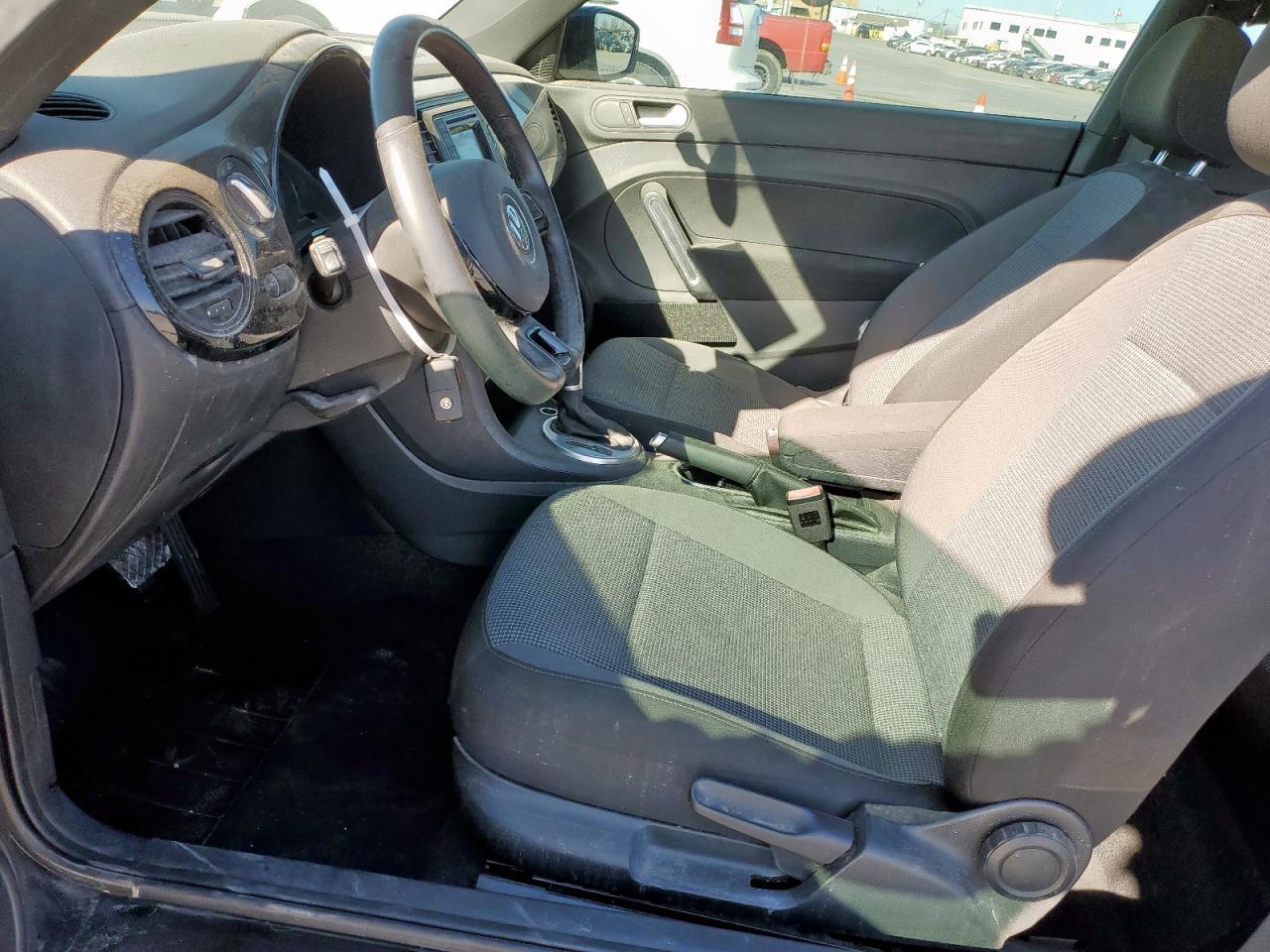 2019 VOLKSWAGEN BEETLE S - Image 7
