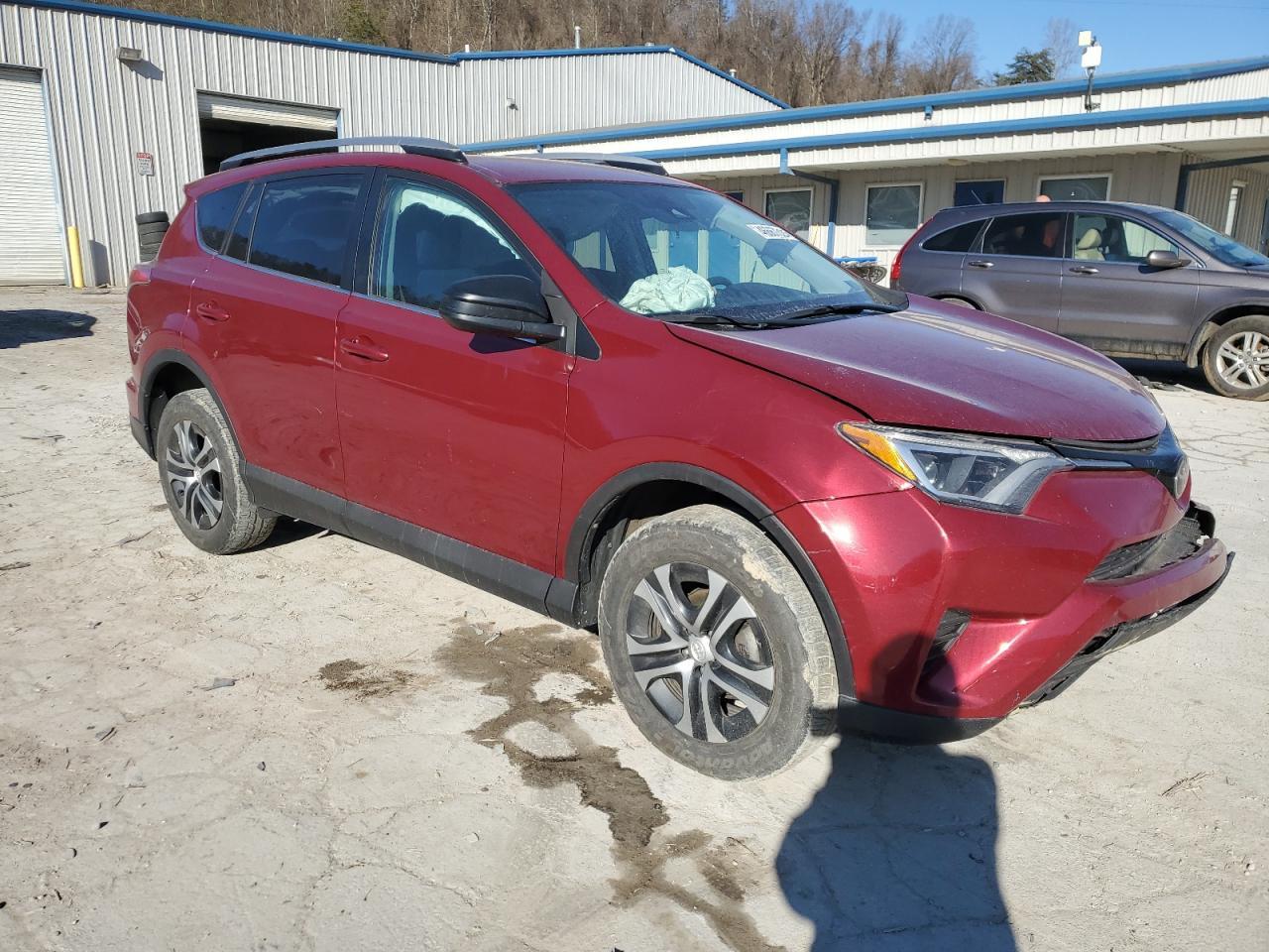 2018 TOYOTA RAV4 LE - Фото 4