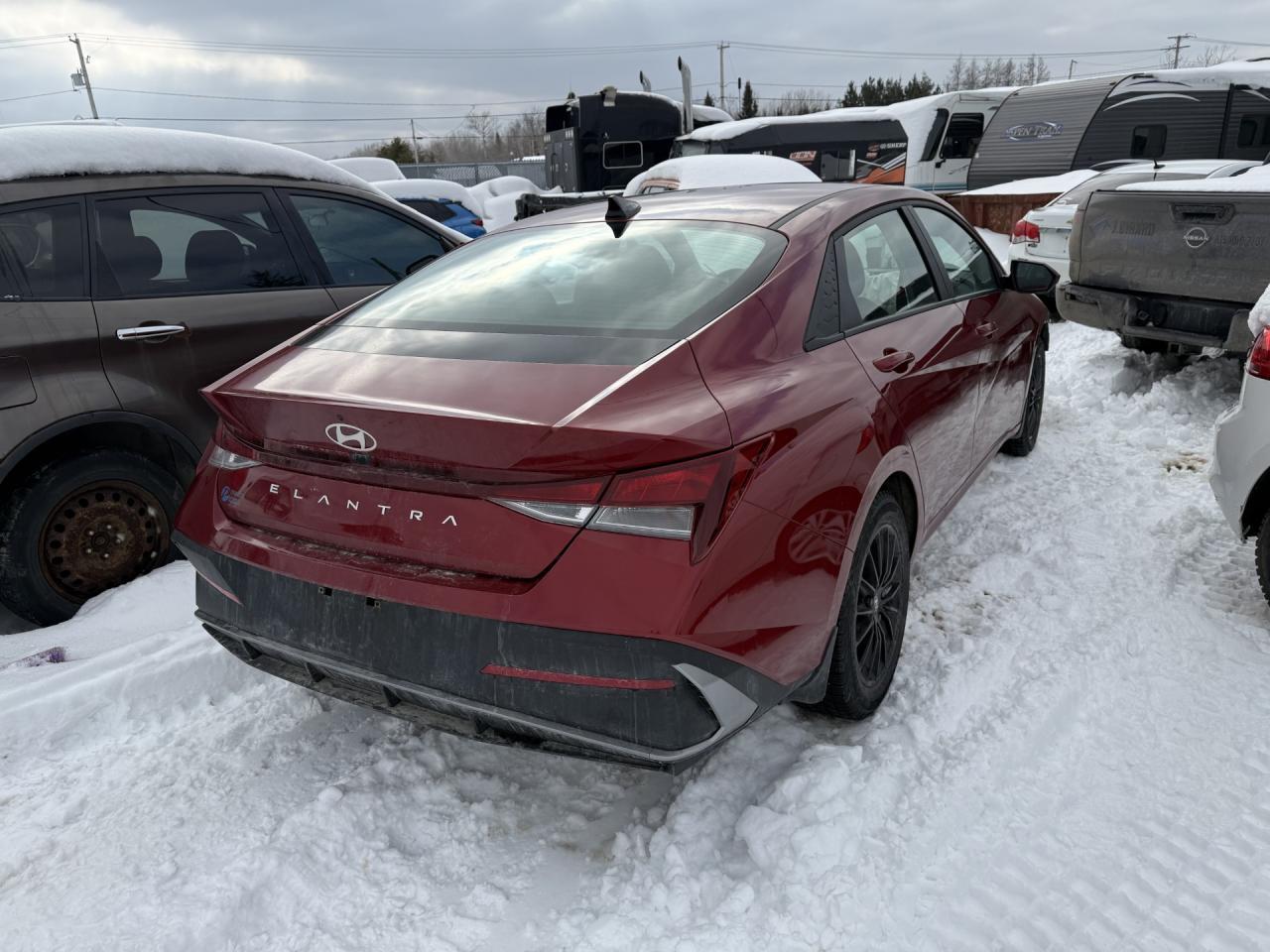 2024 HYUNDAI ELANTRA SE - Фото 3