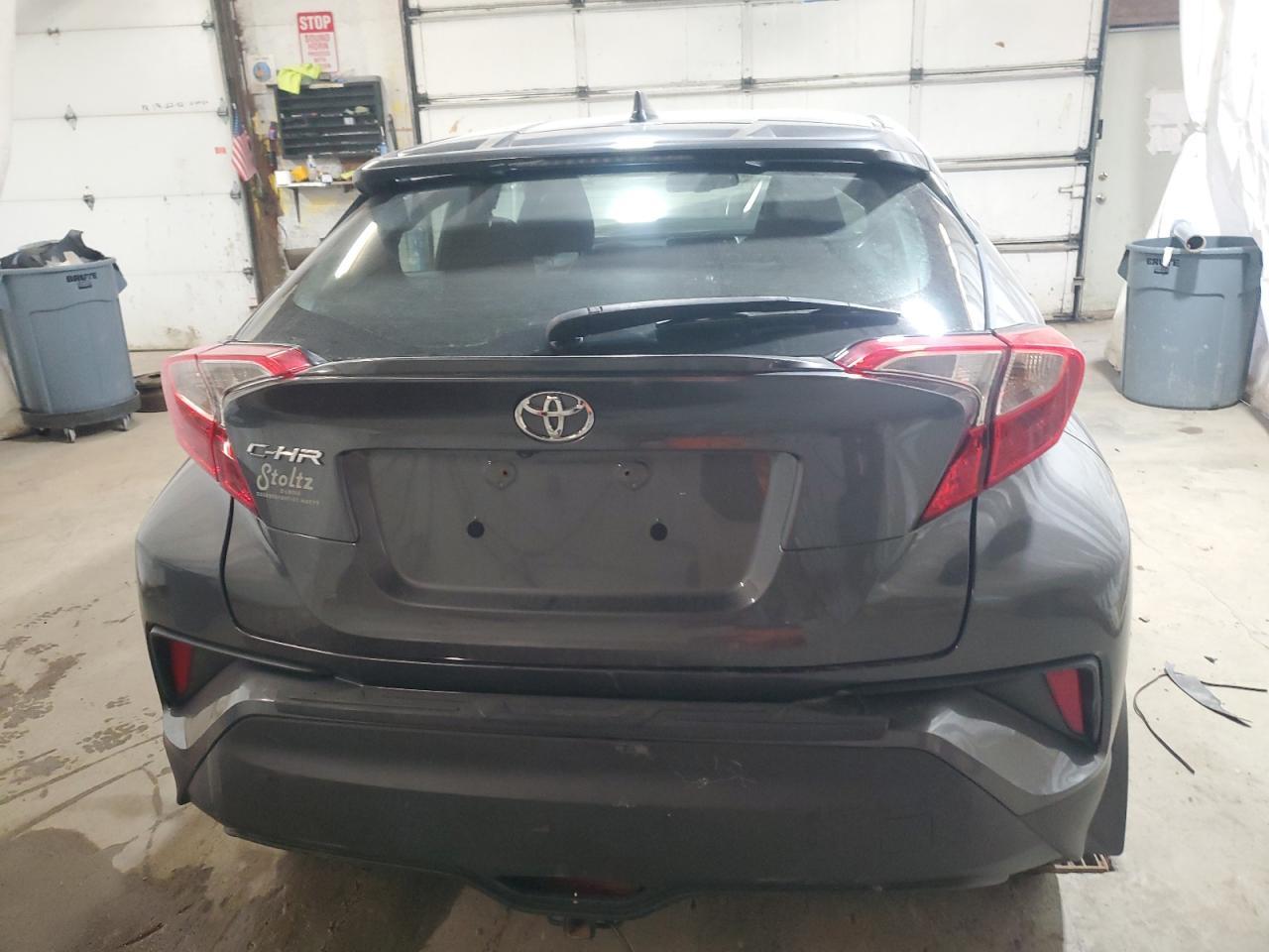 2018 TOYOTA C-HR XLE - Фото 6