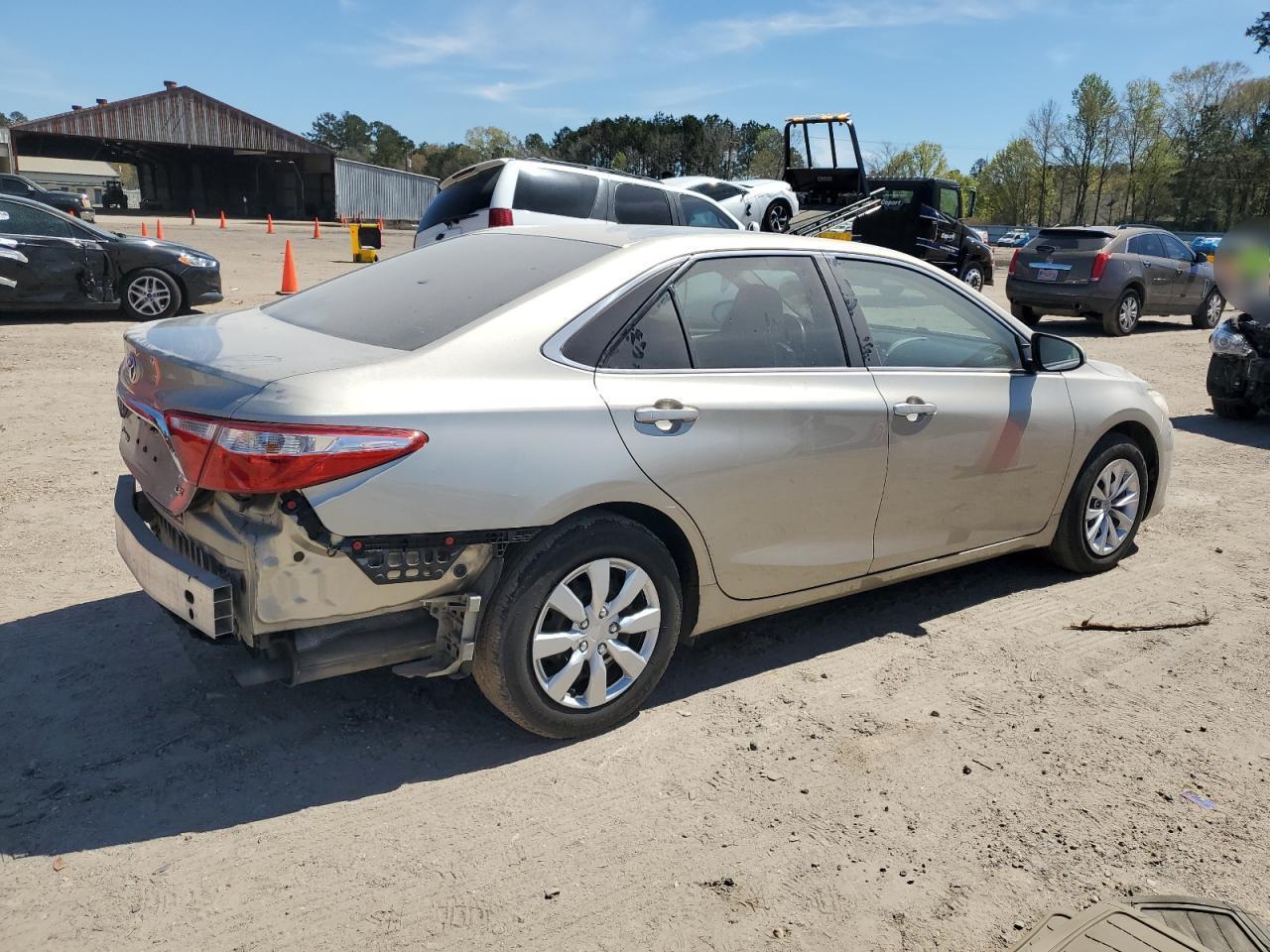 2015 TOYOTA CAMRY LE - Фото 3