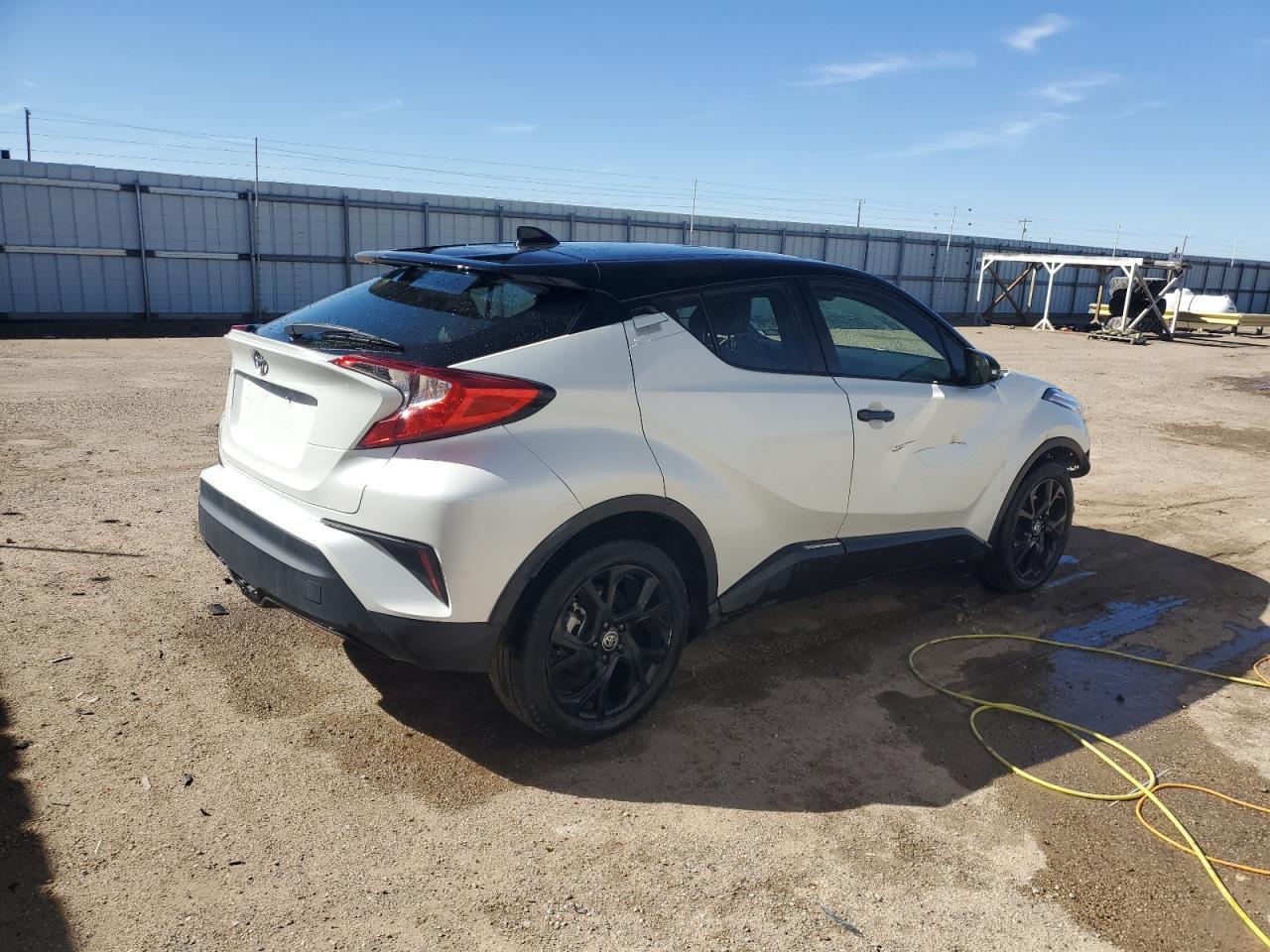 2021 TOYOTA C-HR XLE - Фото 3