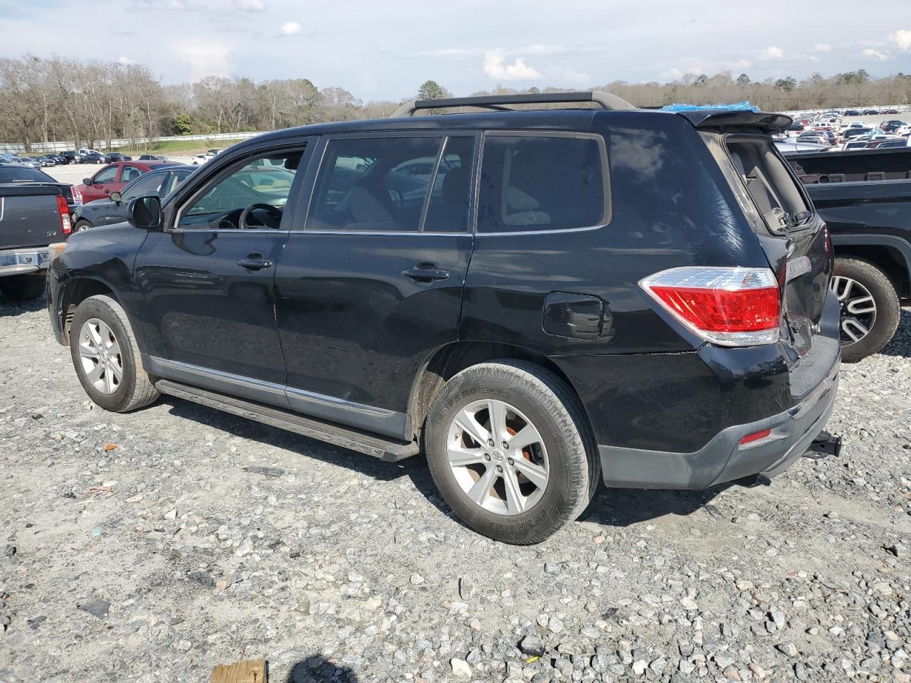 2011 TOYOTA HIGHLANDER - Image 2