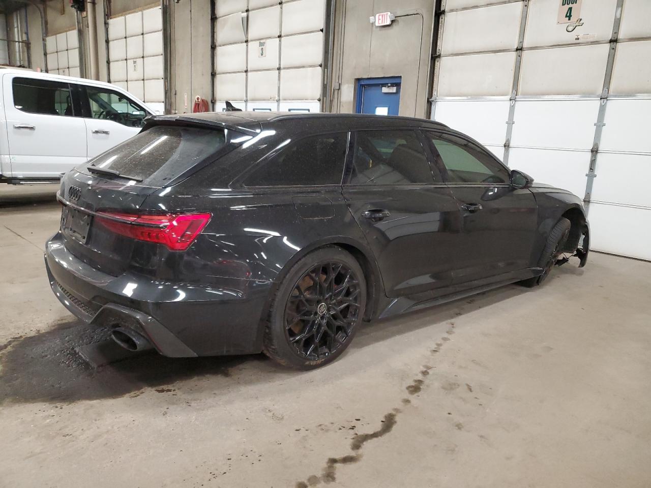 2021 AUDI RS6 - Фото 3