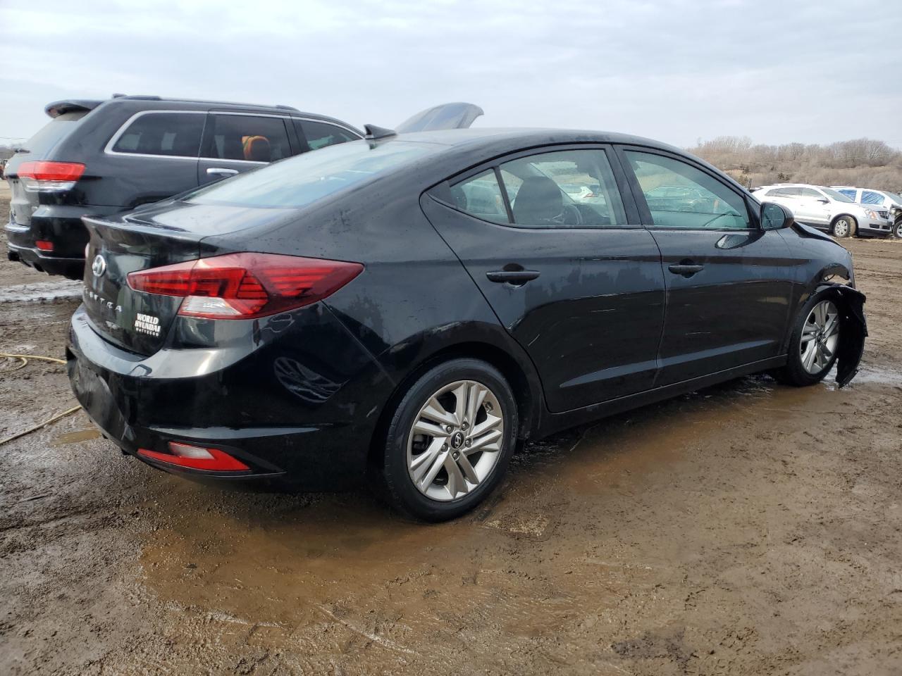 2019 HYUNDAI ELANTRA SE - Фото 3