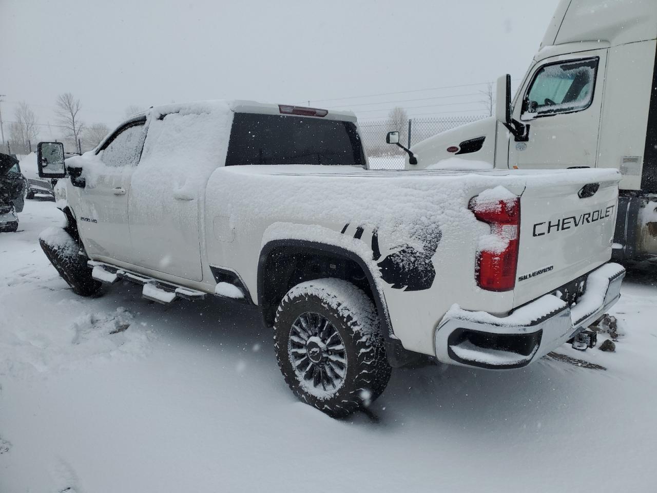 2021 CHEVROLET SILVERADO - Фото 2
