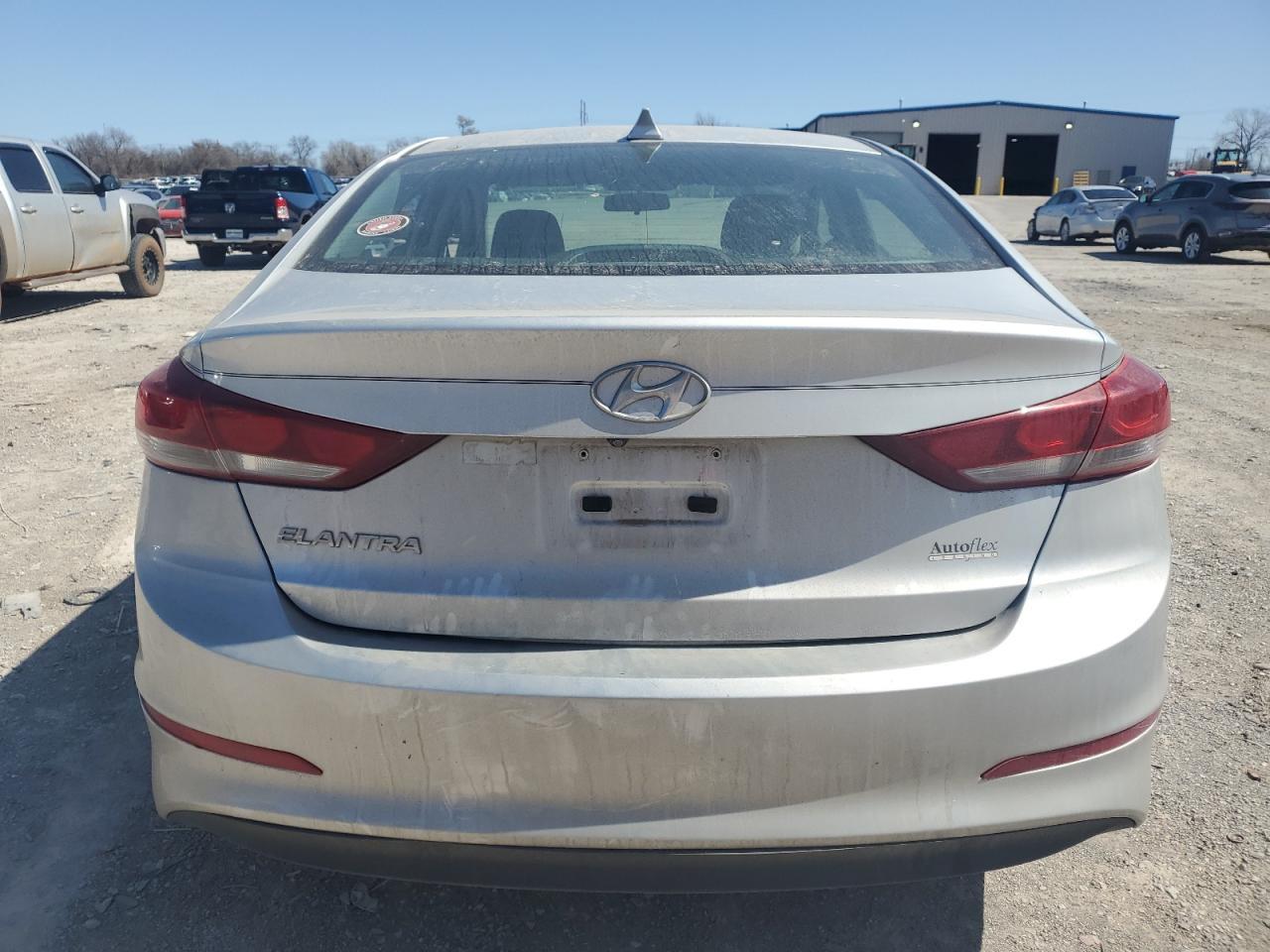 2018 HYUNDAI ELANTRA SE - Image 6