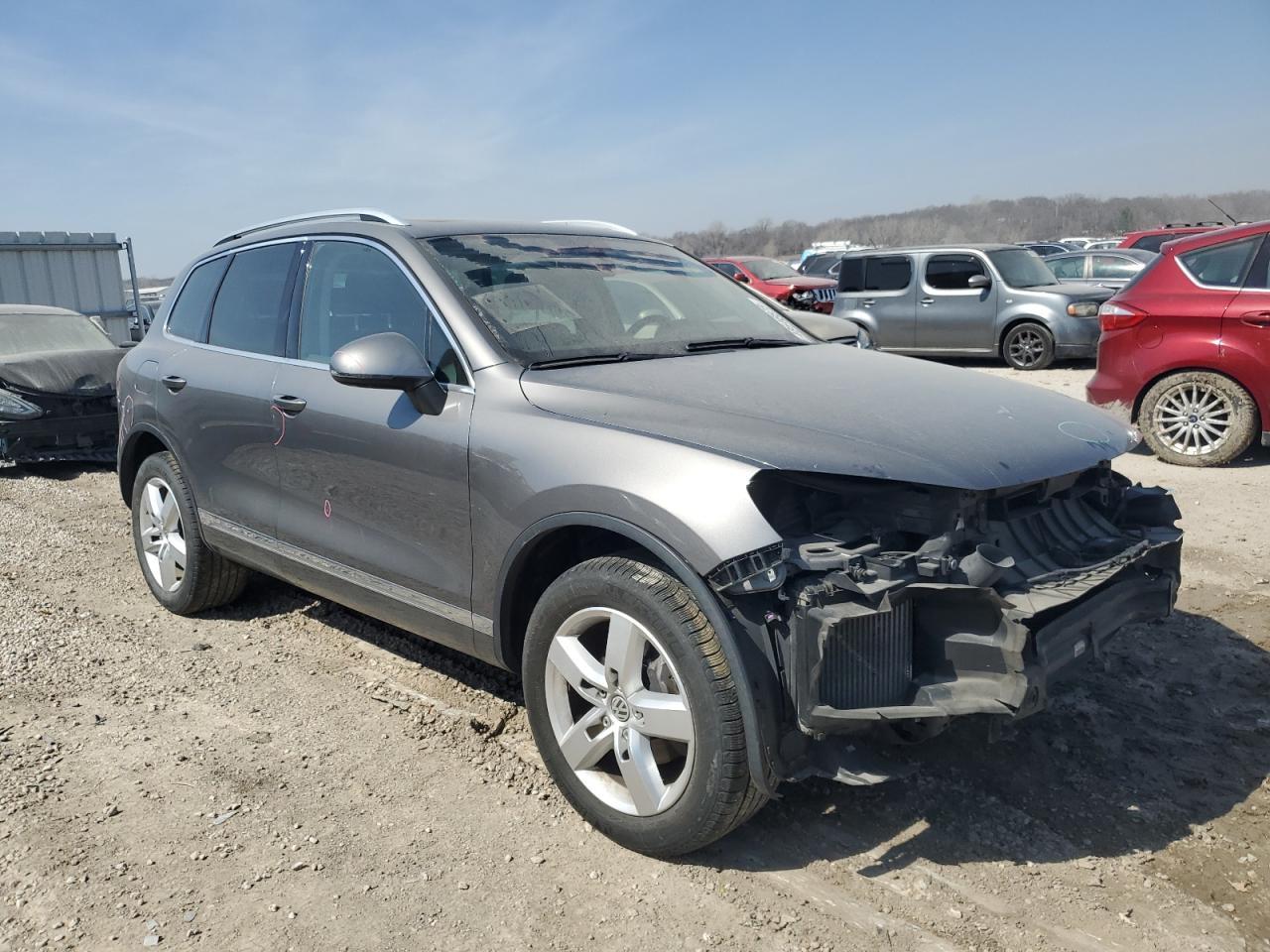 2013 VOLKSWAGEN TOUAREG V6 - Фото 4