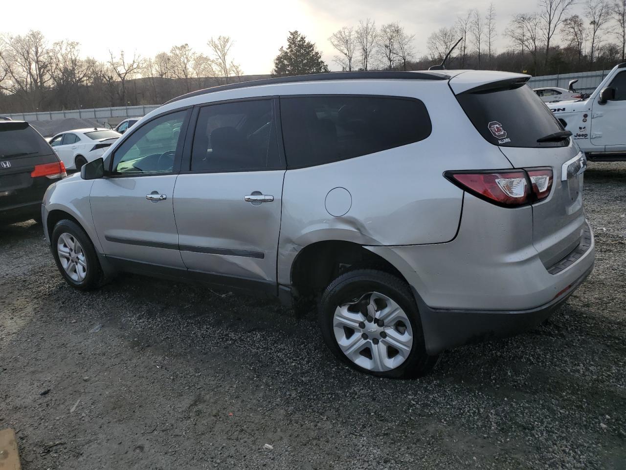 2015 CHEVROLET TRAVERSE L - Image 2