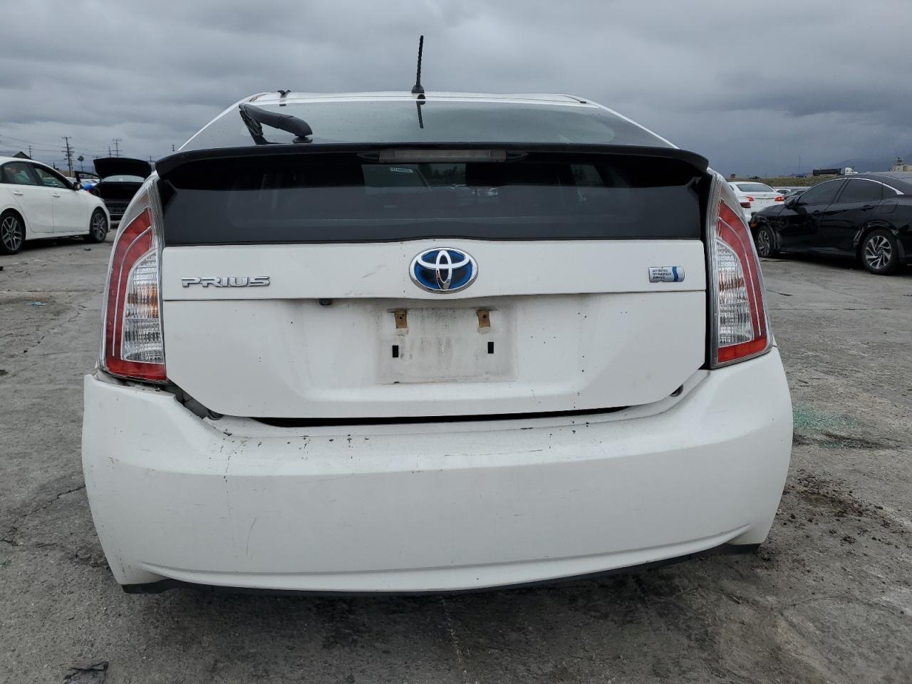 2015 TOYOTA PRIUS - Фото 6
