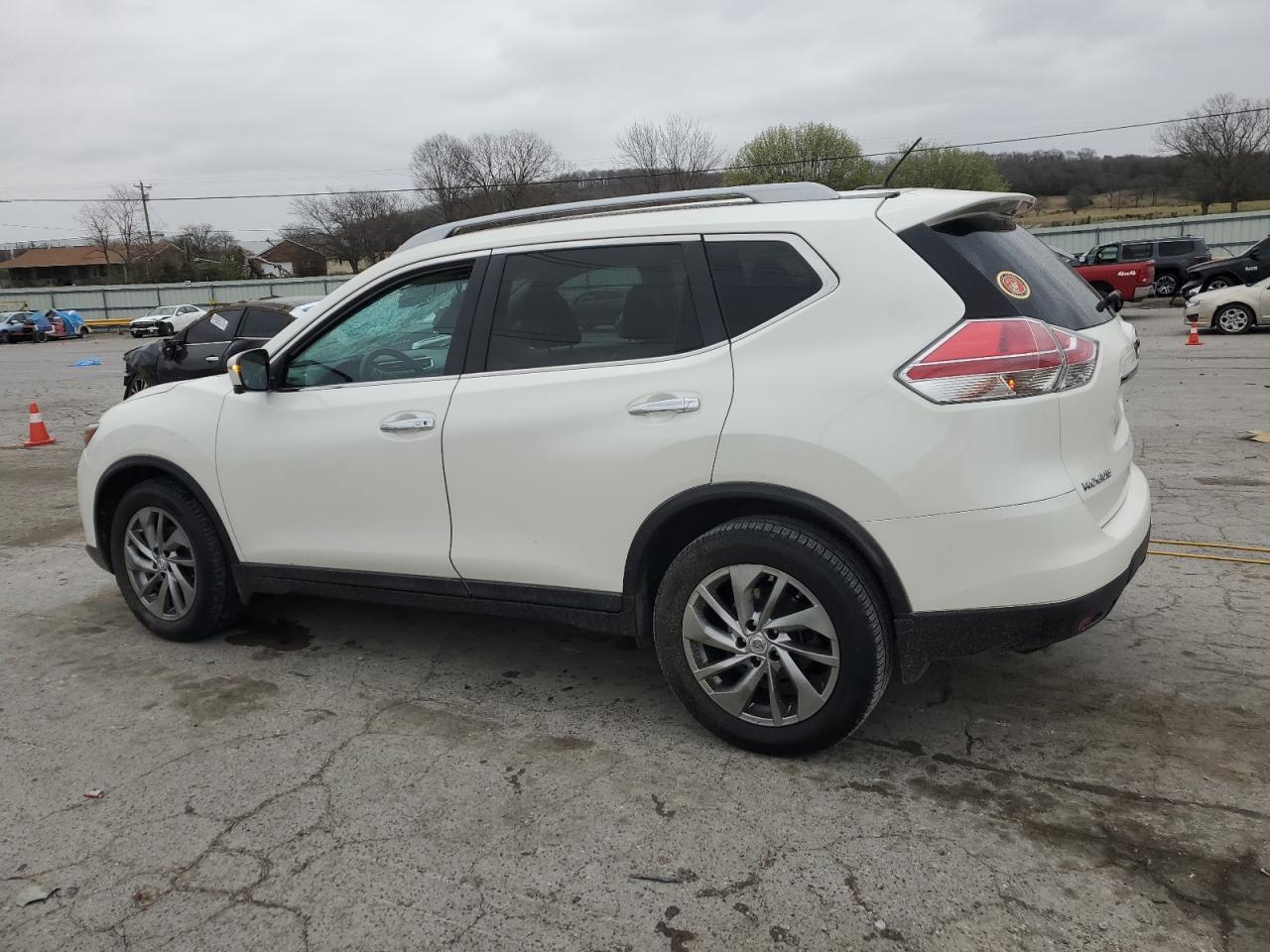 2015 NISSAN ROGUE S - Image 2