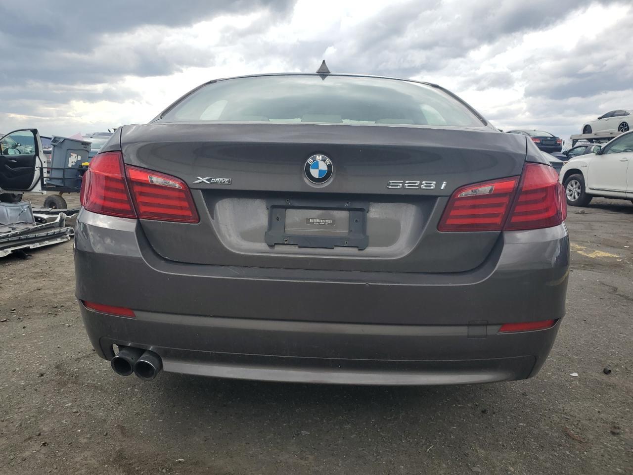 2013 BMW 528 XI - Image 6