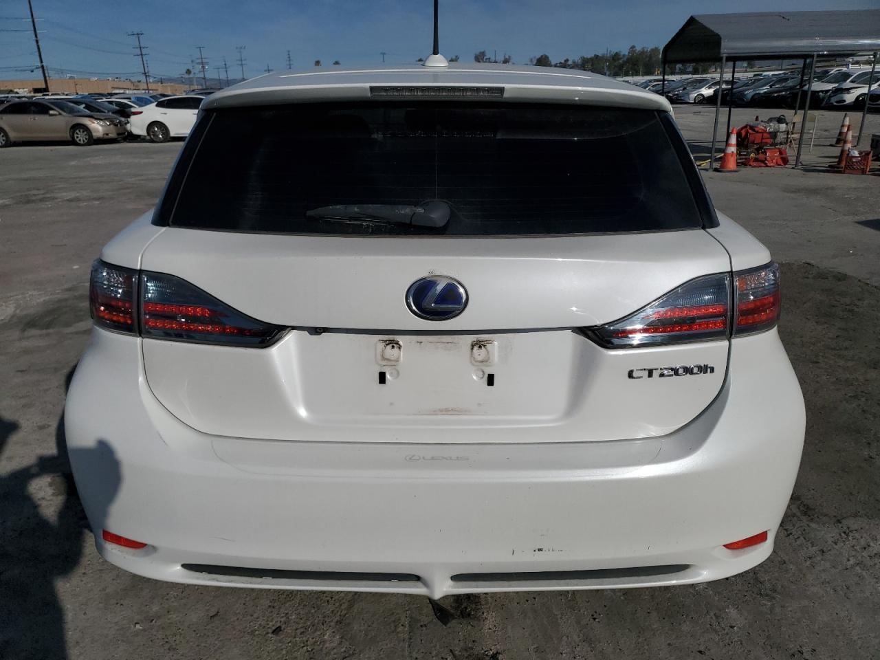 2011 LEXUS CT 200 - Image 6