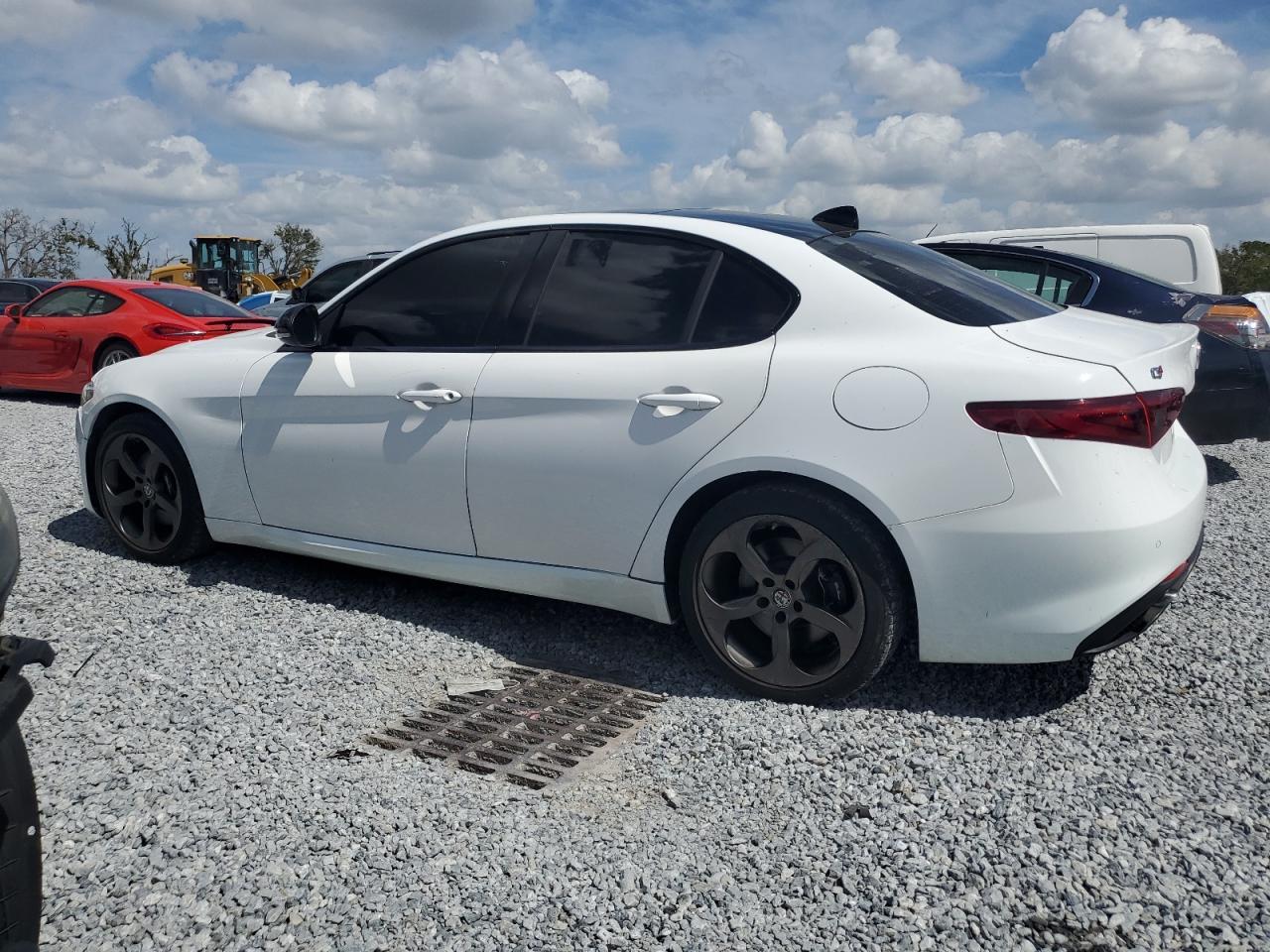 2017 ALFA ROMEO GIULIA Q4 - Фото 2