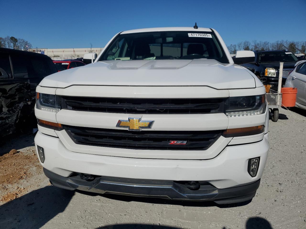 2017 CHEVROLET SILVERADO - Image 5