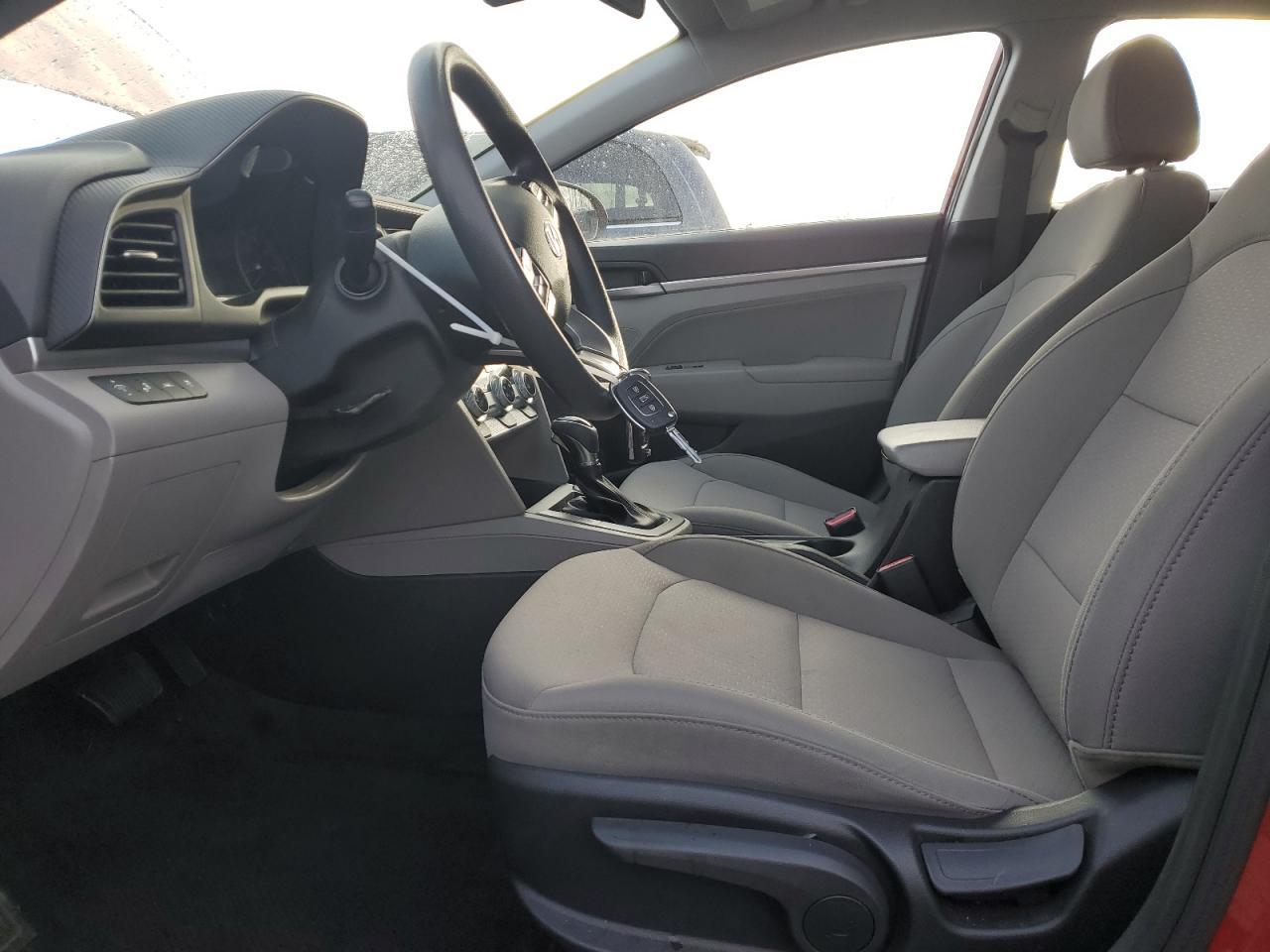 2019 HYUNDAI ELANTRA SE - Фото 7