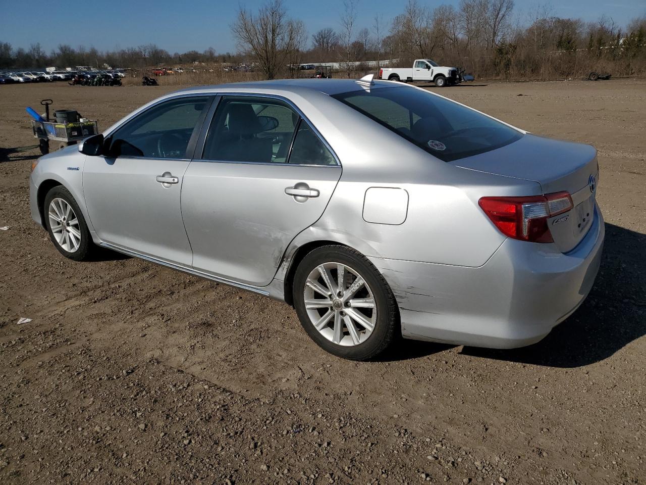 2012 TOYOTA CAMRY HYBR - Фото 2