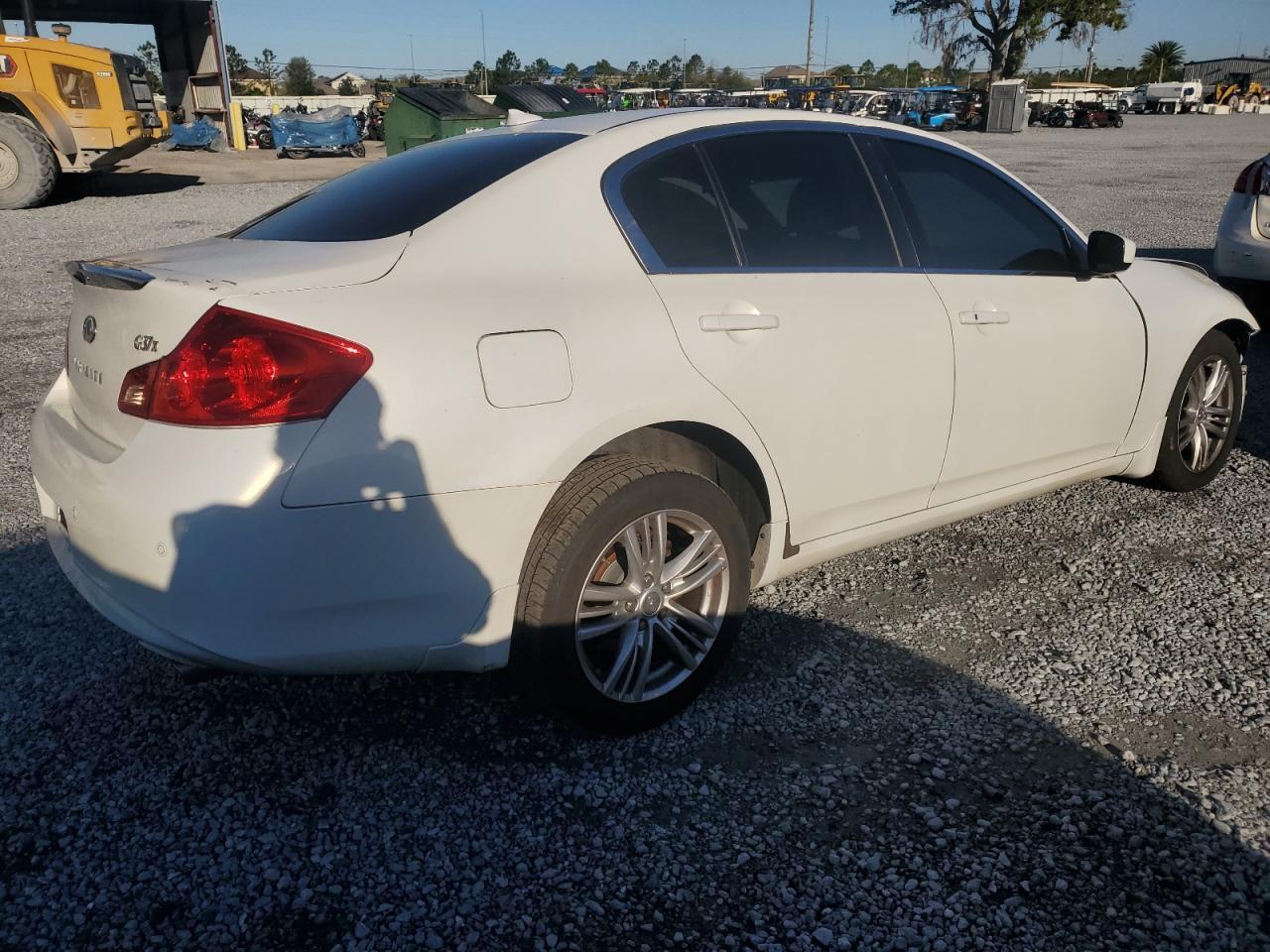 2011 INFINITI G37 - Image 3