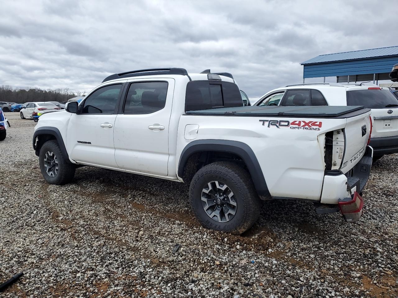 2019 TOYOTA TACOMA DOU - Фото 2
