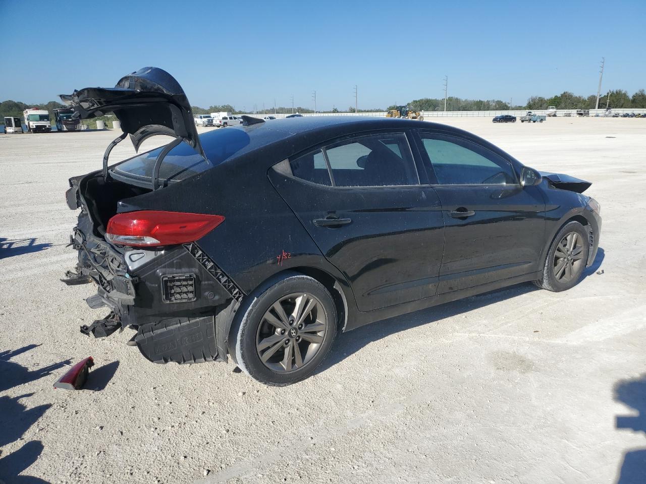 2018 HYUNDAI ELANTRA SE - Image 3