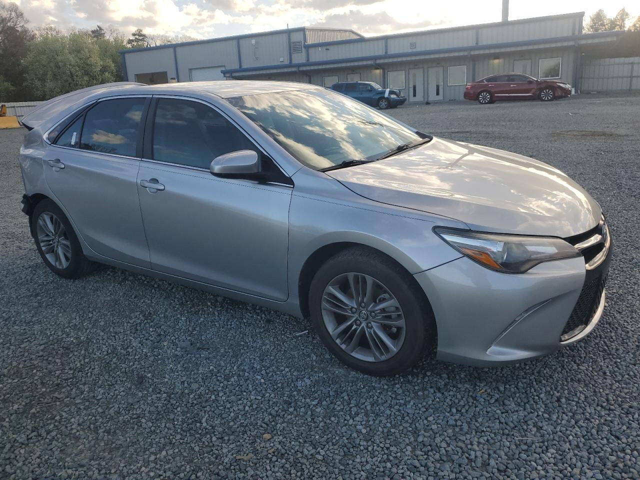 2017 TOYOTA CAMRY LE - Фото 4