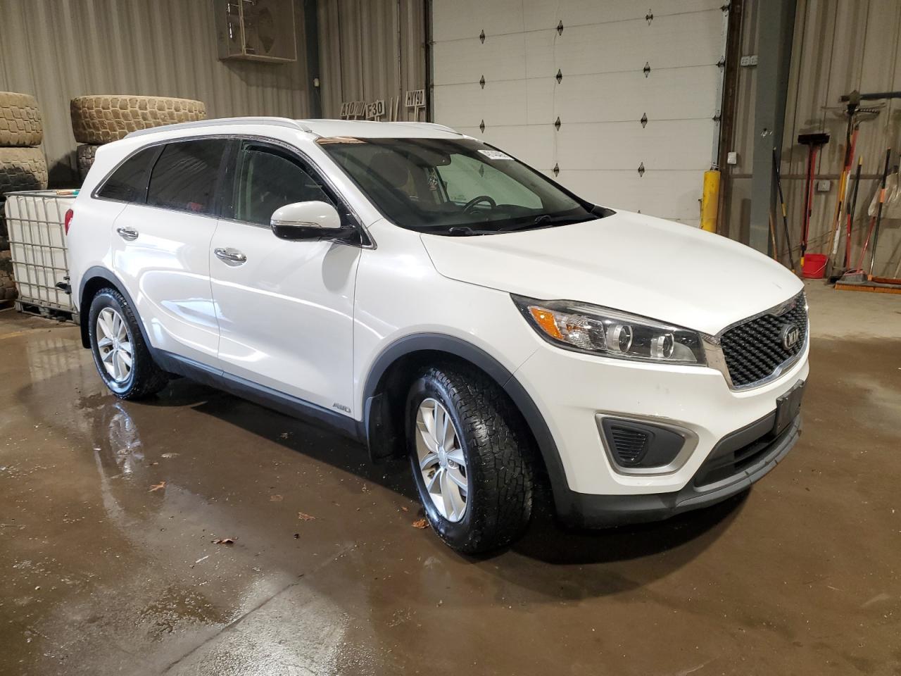 2016 KIA SORENTO LX - Image 4
