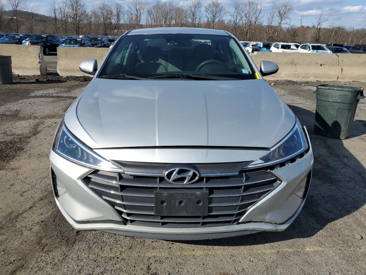 2019 HYUNDAI ELANTRA SE - Фото 5