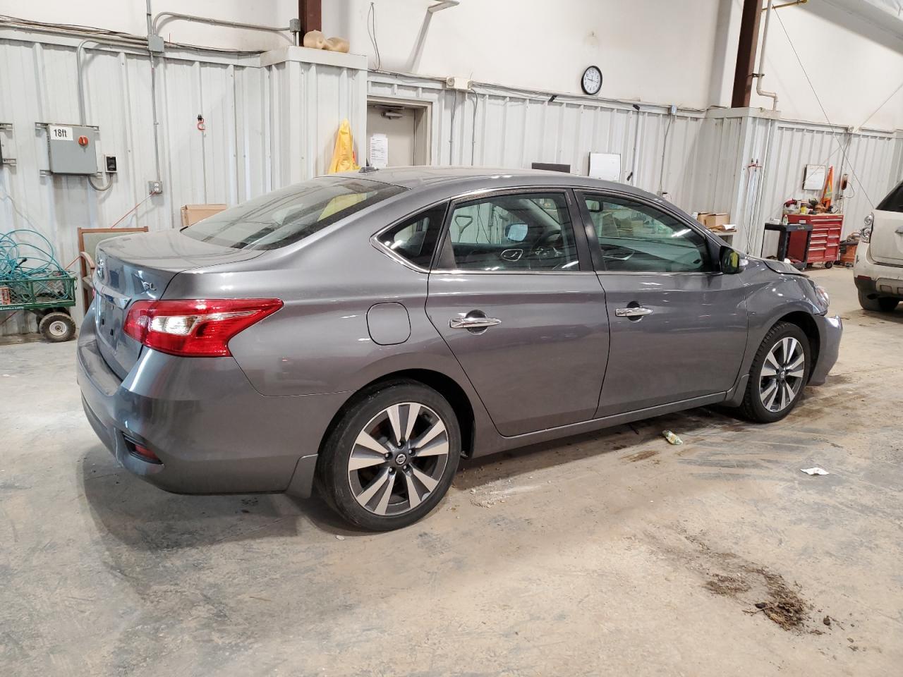 2017 NISSAN SENTRA S - Фото 3