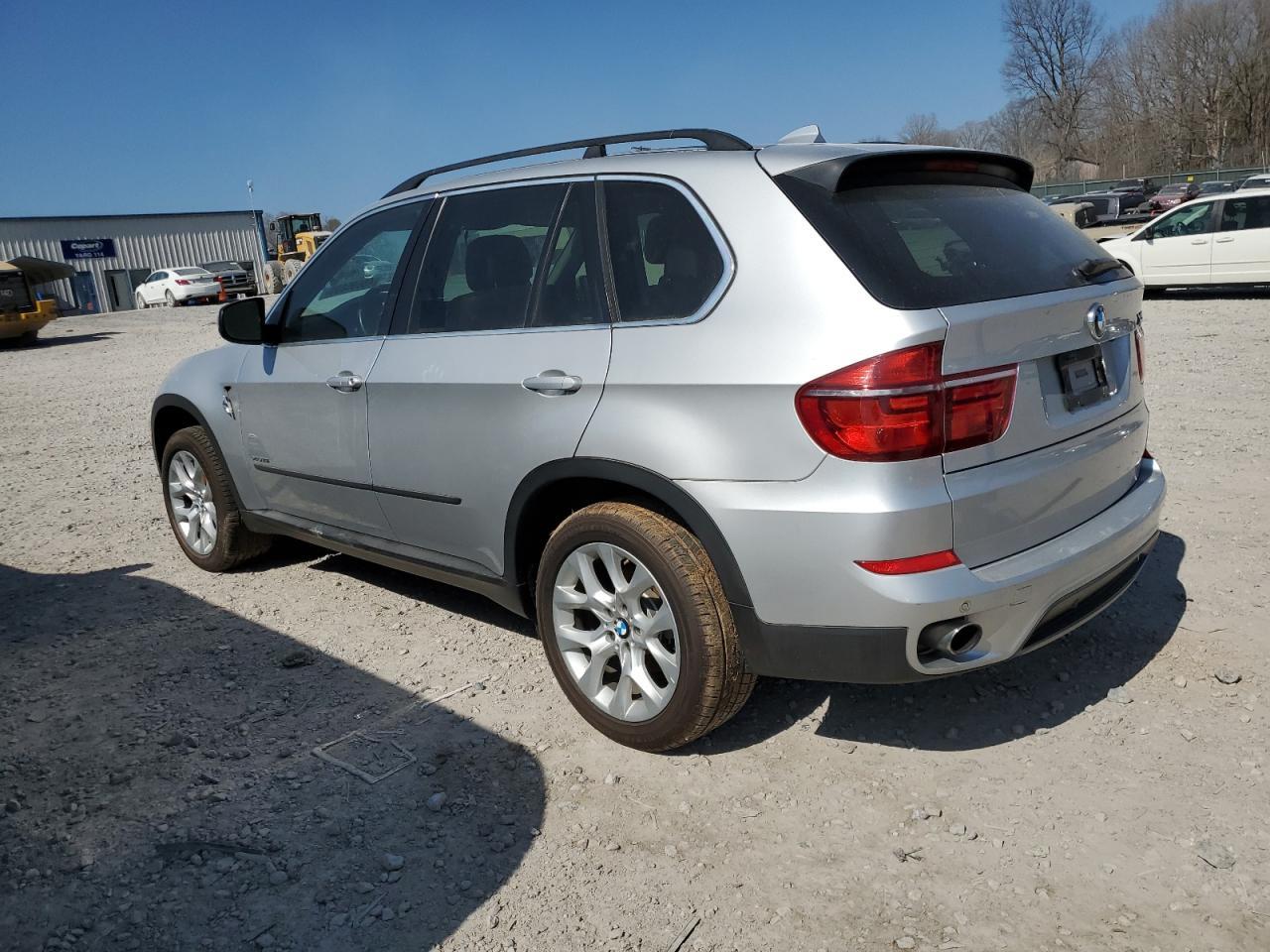2013 BMW X5 XDRIVE3 - Image 2