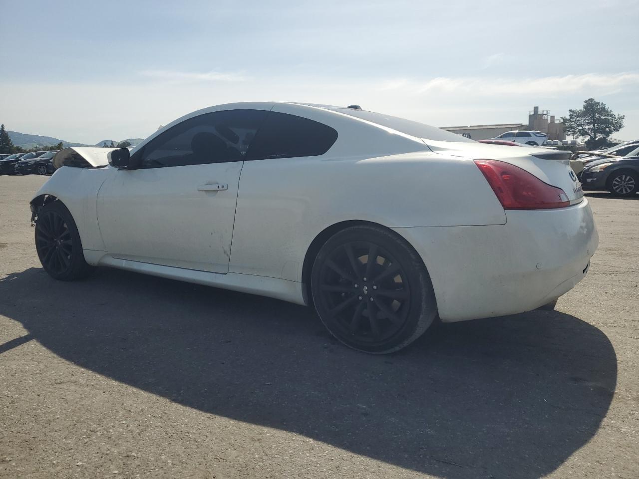 2011 INFINITI G37 BASE - Image 2