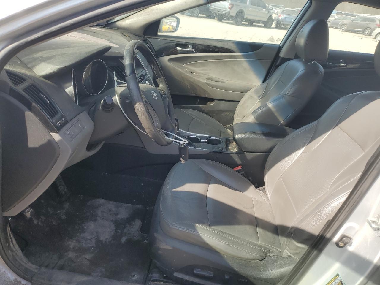 2011 HYUNDAI SONATA SE - Image 7