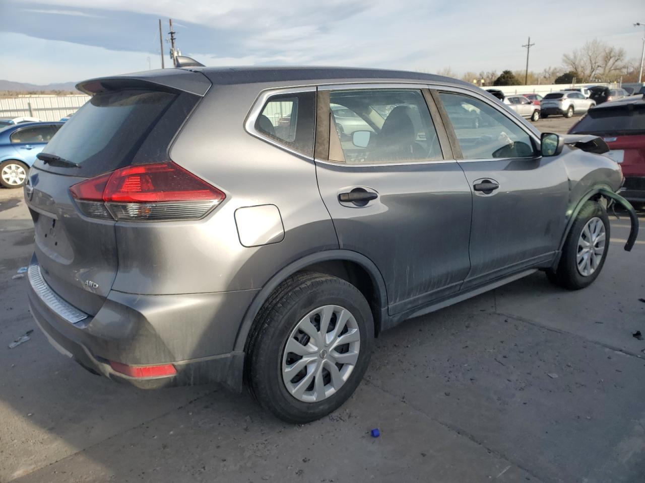 2018 NISSAN ROGUE S - Фото 3