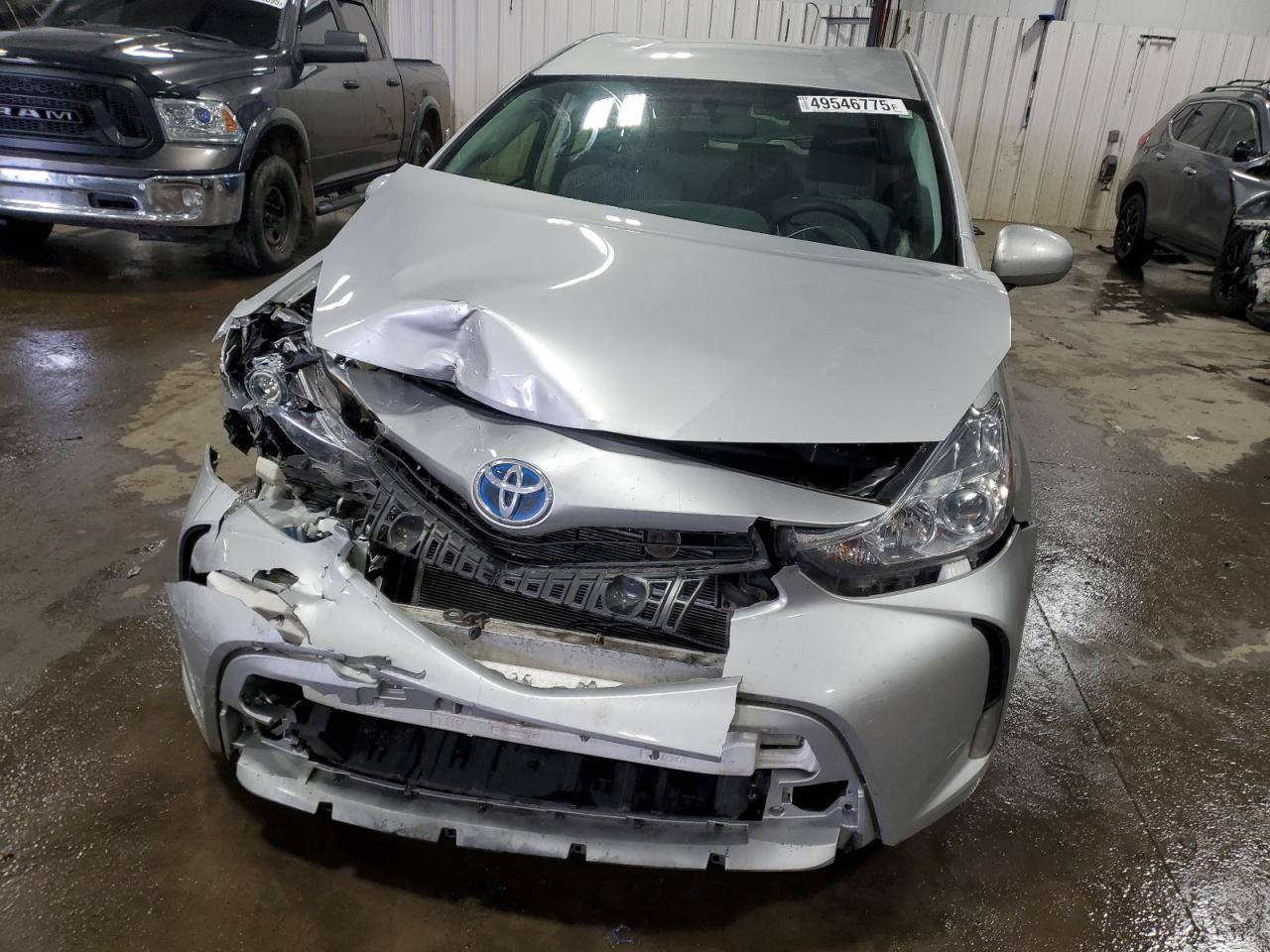 2016 TOYOTA PRIUS V - Фото 5