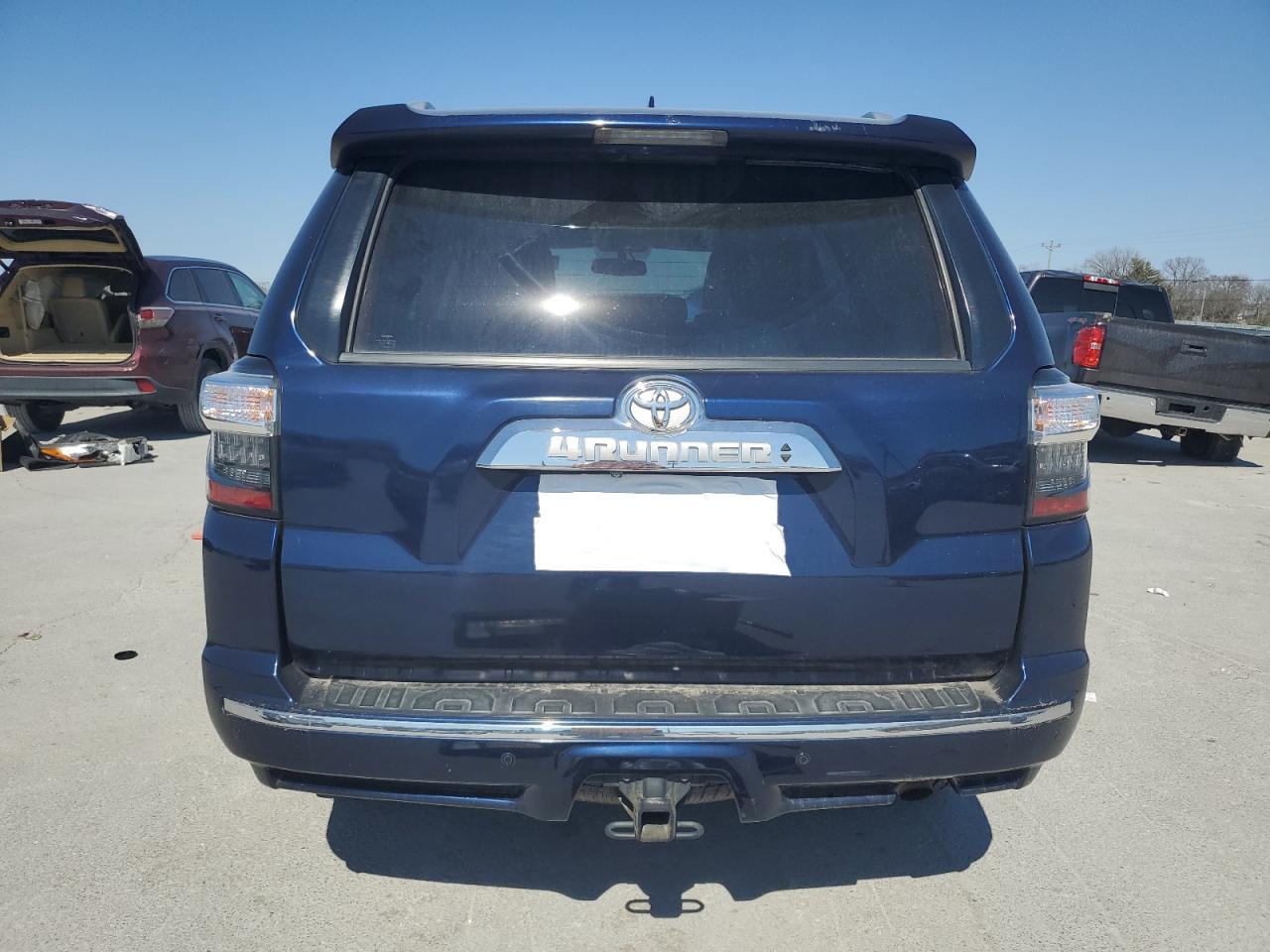 2017 TOYOTA 4RUNNER SR - Фото 6