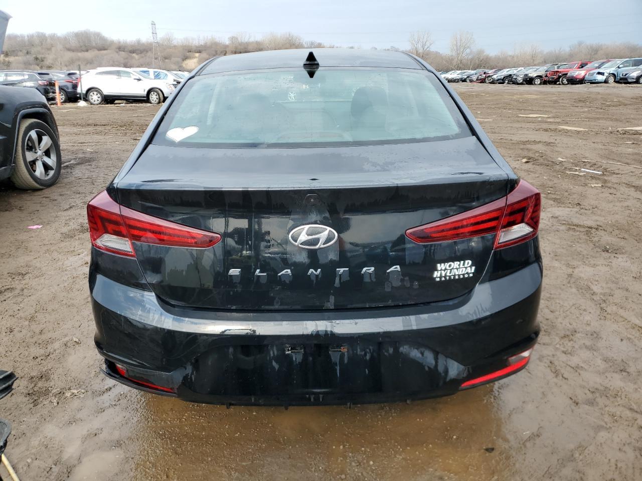 2019 HYUNDAI ELANTRA SE - Фото 6