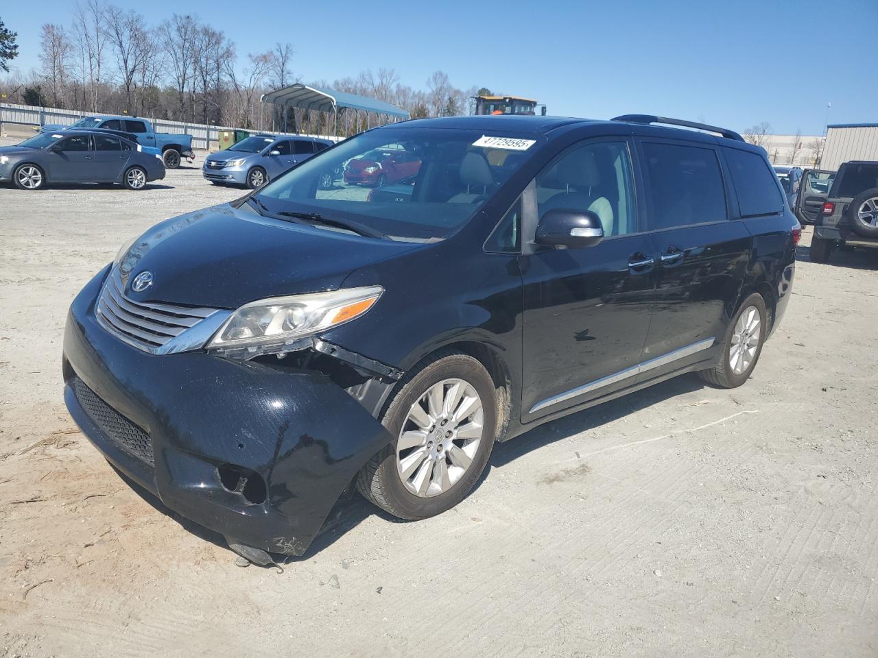2015 TOYOTA SIENNA XLE