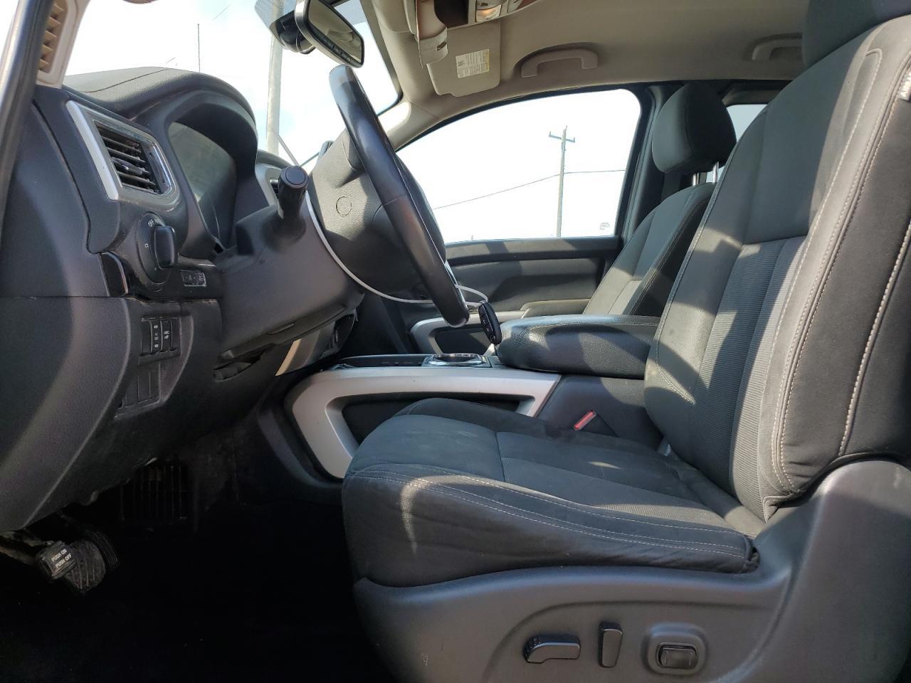 2018 NISSAN TITAN SV - Фото 7