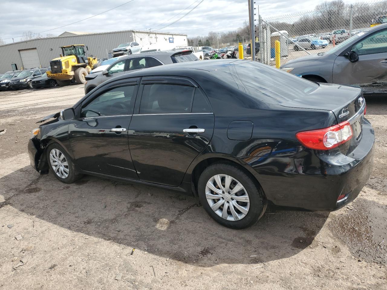 2013 TOYOTA COROLLA BA - Фото 2