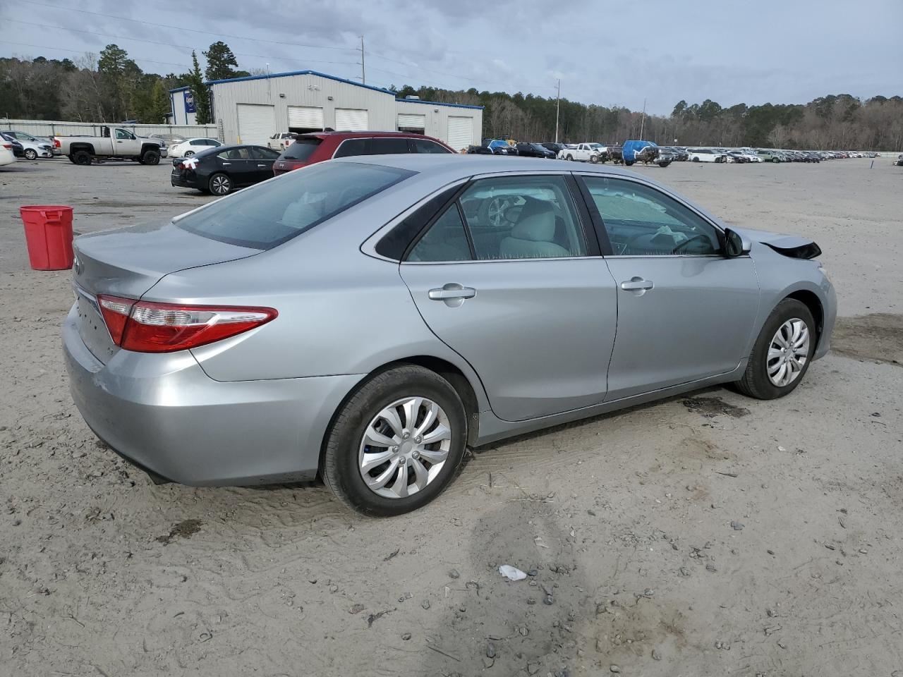 2016 TOYOTA CAMRY LE - Фото 3