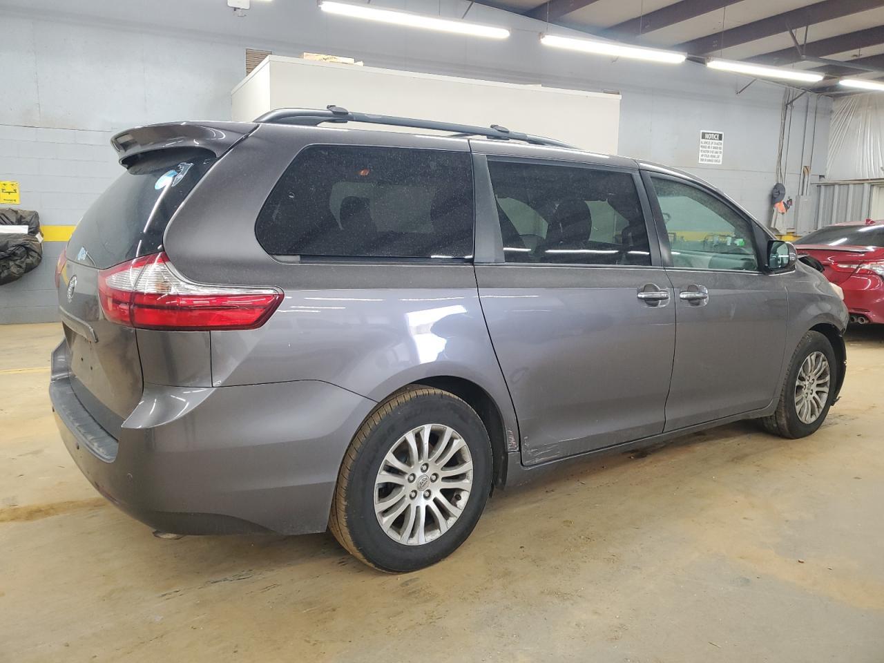 2015 TOYOTA SIENNA XLE - Фото 3