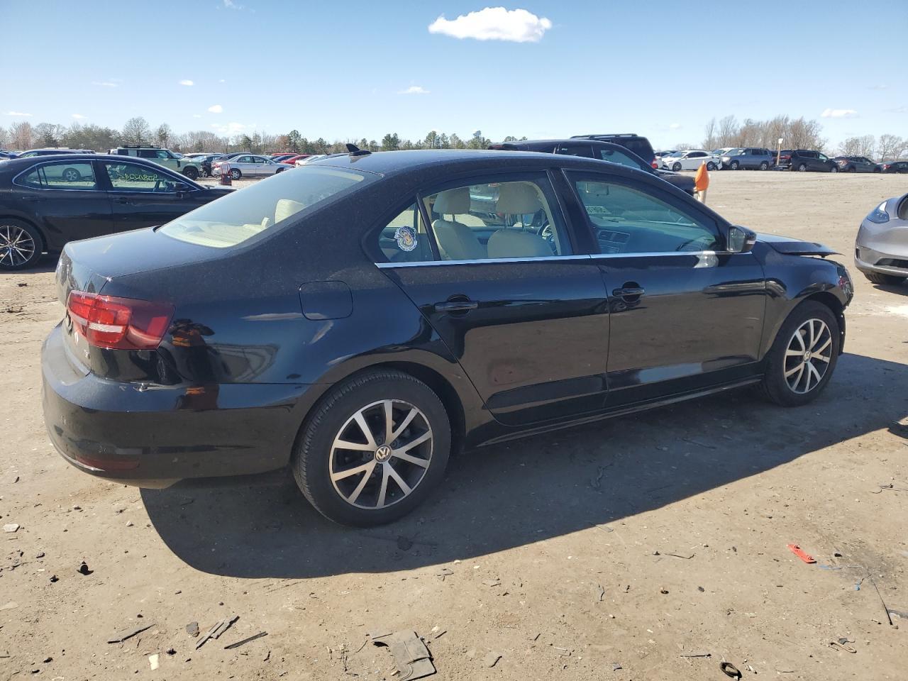 2017 VOLKSWAGEN JETTA SE - Image 3
