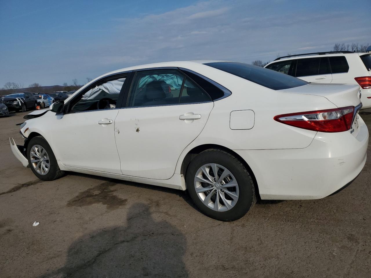 2017 TOYOTA CAMRY LE - Фото 2